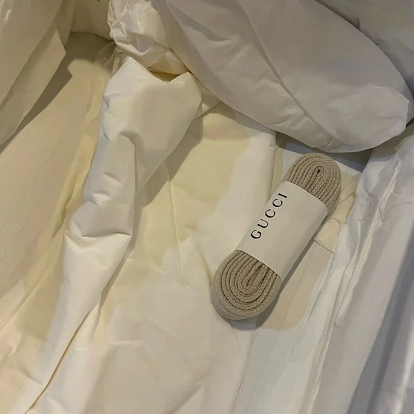 Authentic Gucci 1977 black/peach floral sneakers womens sz 39 - Picture 9 of 15